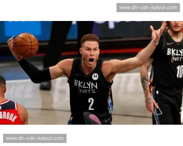 篮坛巨星的宿命对决：霍华德vs格里芬，谁才是内线统治者？